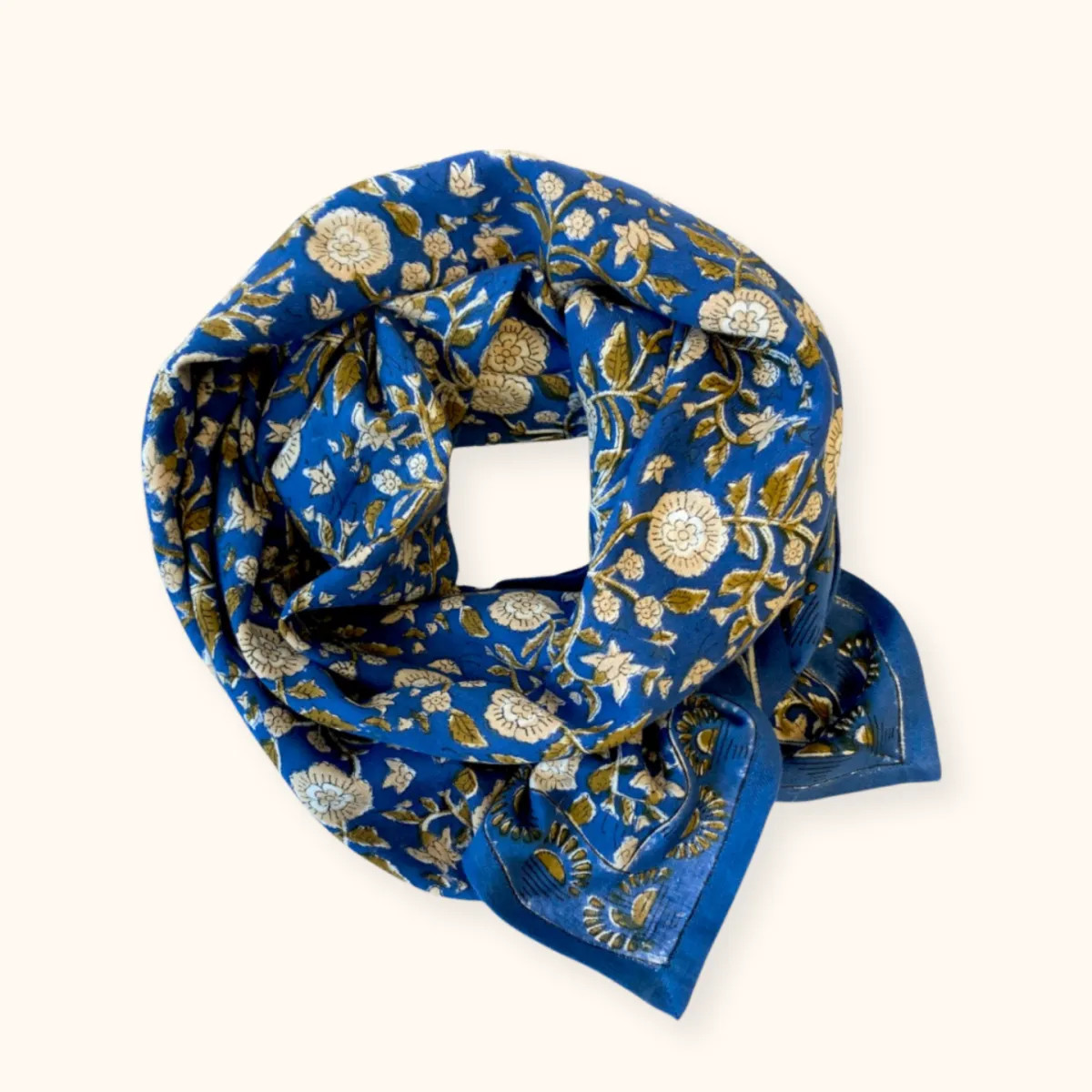 Foulard latika soleil bleu klein - Le Mas de Lonne