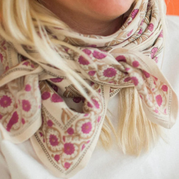 Foulard Latika bouton d'or coquillage - Le Mas de Lonne