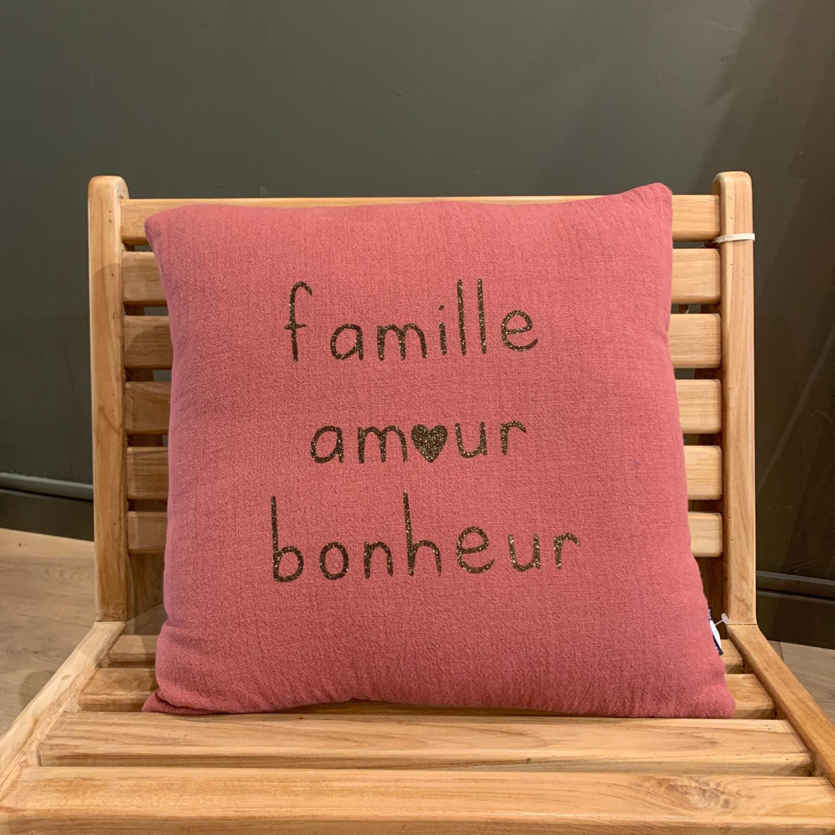 Coussin Lucien "Famille amour bonheur" - Le Mas de Lonne